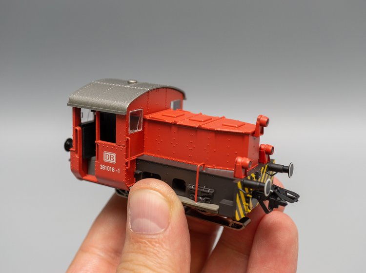 Miniatur Wagon in rot